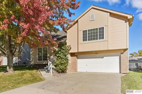 15402 Tibbles St, Omaha, NE 68116