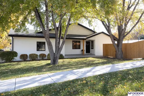 1801 Normandy Ln, Lincoln, NE 68512