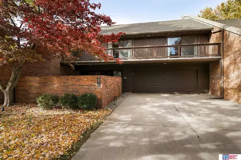 2019 Greenbriar Ln, Lincoln, NE 68506
