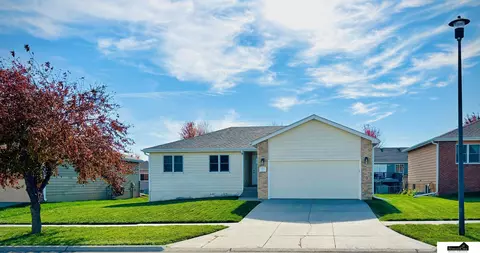 8801 Leighton Ave, Lincoln, NE 68507