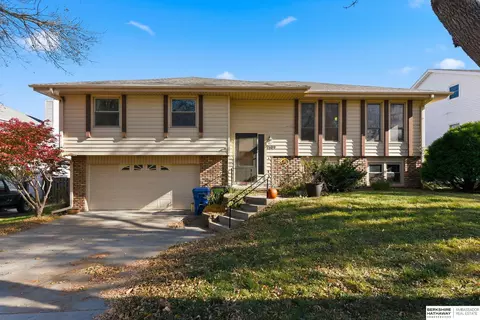 1509 Beechwood Ave, Papillion, NE 68133