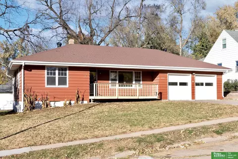6120 Manderson St, Omaha, NE 68104