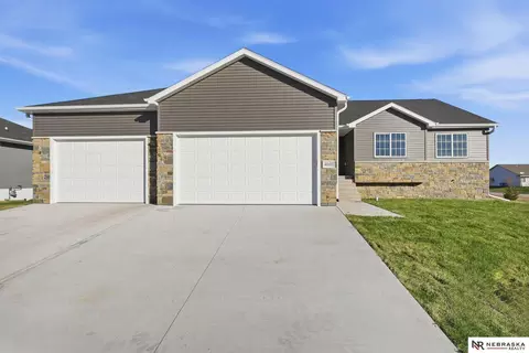 4048 Northview Dr, Grand Island, NE 68803