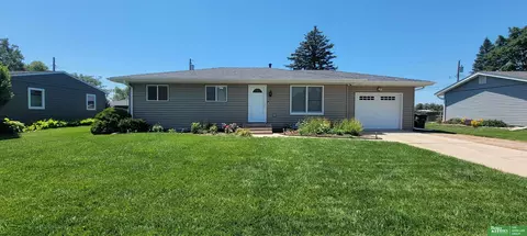 2117 N Nebraska Ave, York, NE 68467