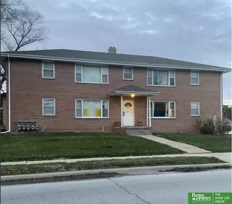 8207 Grover St, Omaha, NE 68124