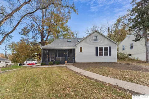 5201 S 77th St, Ralston, NE 68127