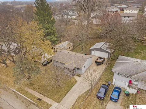 4911 N 62 St, Omaha, NE 68104