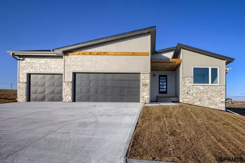 20120 U St, Omaha, NE 68135