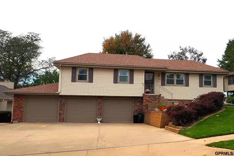 7372 Jefferson St, Ralston, NE 68127