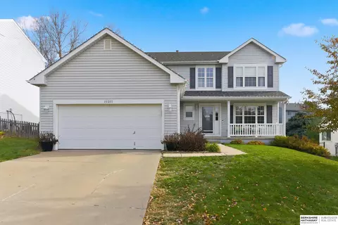 15207 Edna St, Omaha, NE 68138