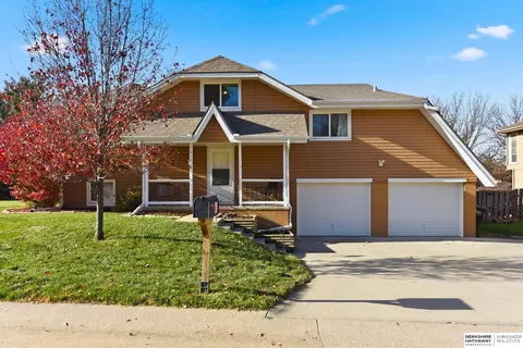 1612 N 153rd Plz, Omaha, NE 68154