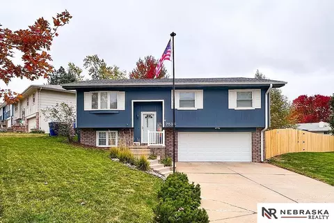 7513 Ivy Lane Dr, La Vista, NE 68128