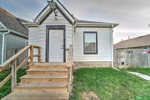 2549 Ave B Ave, Council Bluffs, IA 51501