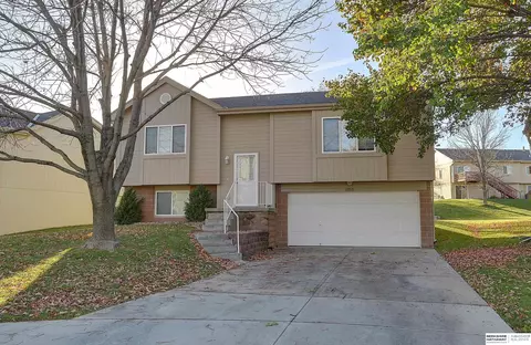 4818 S 190th Cir, Omaha, NE 68135