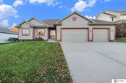16113 Timberlane Dr, Omaha, NE 68138
