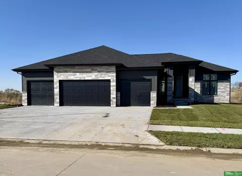 5714 N 213th Ave, Elkhorn, NE 68022