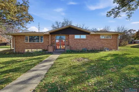 1722 N 11th St, Beatrice, NE 68310