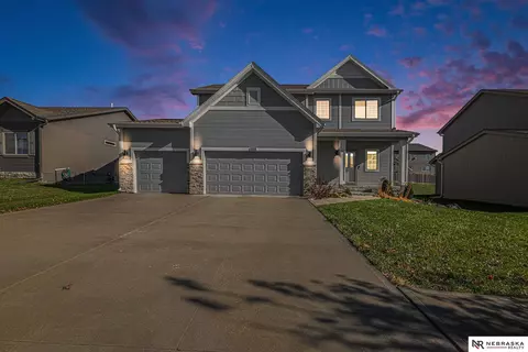 7163 N 164 St, Bennington, NE 68007