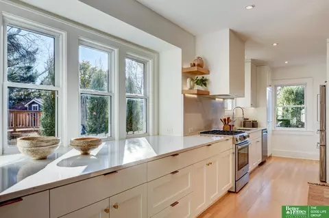 Kitchen - 5007 Izard St, Omaha, NE 68132 photo 2 of 4