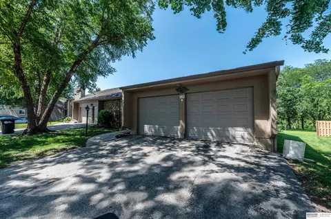 5018 S 150th Plz, Omaha, NE 68137