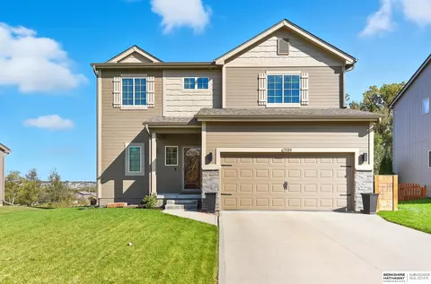 7509 N 142 St, Omaha, NE 68142