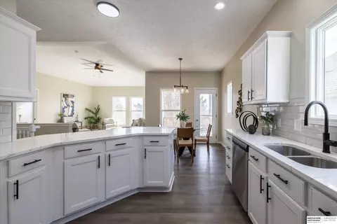 Kitchen - 17517 Patrick Ave, Omaha, NE 68116 photo 7 of 7