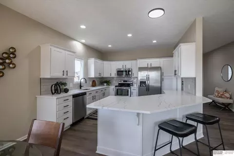 Kitchen - 17517 Patrick Ave, Omaha, NE 68116 photo 1 of 7