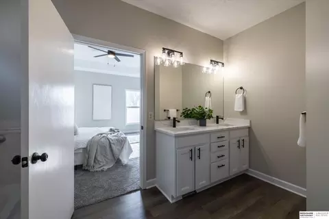 Bath - 17517 Patrick Ave, Omaha, NE 68116 photo 1 of 4