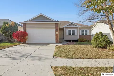 1933 Redstone Rd, Lincoln, NE 68521
