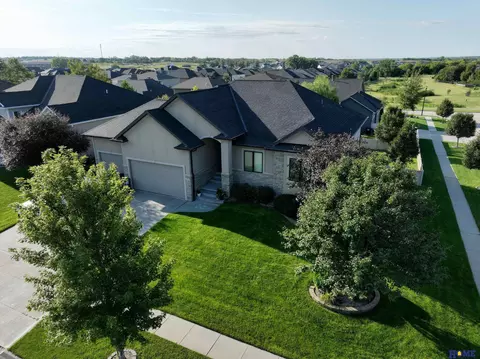 2953 Forest Ave, Lincoln, NE 68516