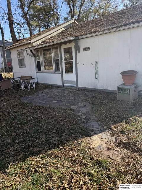 5903 Fay Blvd, Omaha, NE 68117