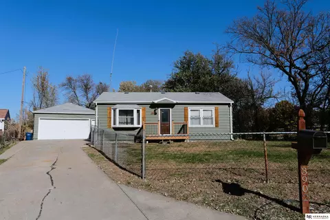 3902 Overlook Cir, Bellevue, NE 68147