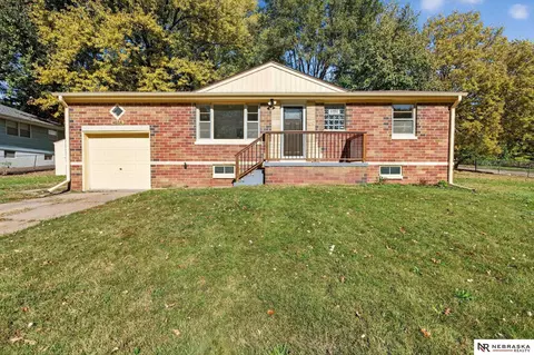 4604 Saratoga St, Omaha, NE 68104