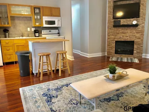 3000 Farnam St #2Q, Omaha, NE 68131