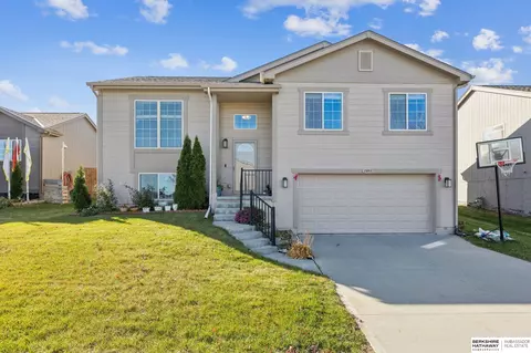 13955 Weber St, Omaha, NE 68142