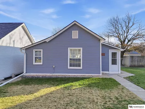 735 2nd St, Utica, NE 68456