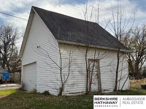 255 Lincoln St, Lyons, NE 68038 photo 2