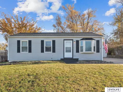 7653 S 41st St, Bellevue, NE 68147
