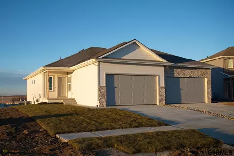 11708 S 125 St, Papillion, NE 68046
