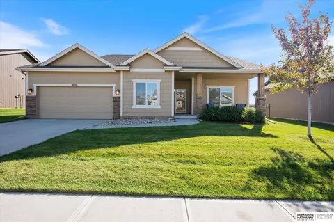 18117 Camden Ave, Elkhorn, NE 68022