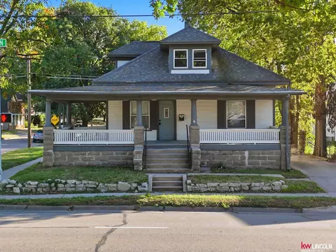 3093 Vine St, Lincoln, NE 68503