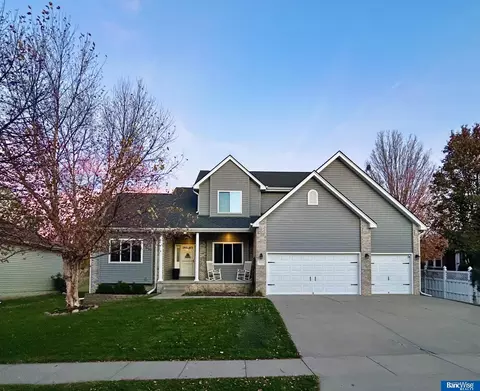 7520 S 41st St, Lincoln, NE 68516