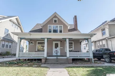 2325 Hanscom Blvd, Omaha, NE 68105