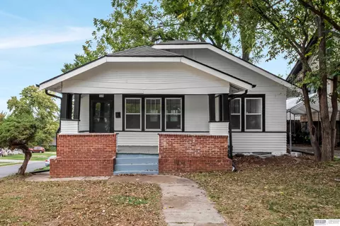 3374 Curtis Ave, Omaha, NE 68111