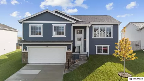 11001 Sheffield St, Omaha, NE 68142