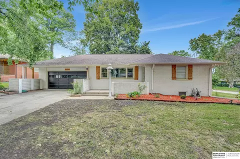 2731 Anderson Dr, Lincoln, NE 68506
