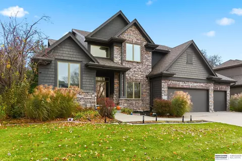 723 S 195th St, Elkhorn, NE 68022