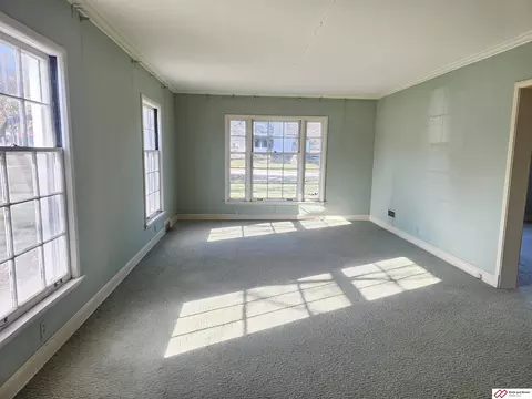 Living - 808 Garfield St, Beatrice, NE 68310 photo 1 of 3