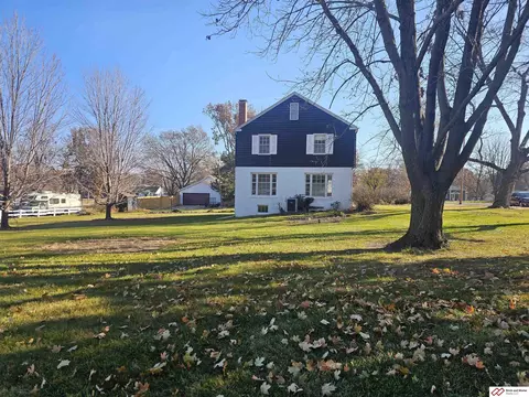 Exterior - 808 Garfield St, Beatrice, NE 68310 photo 2 of 7