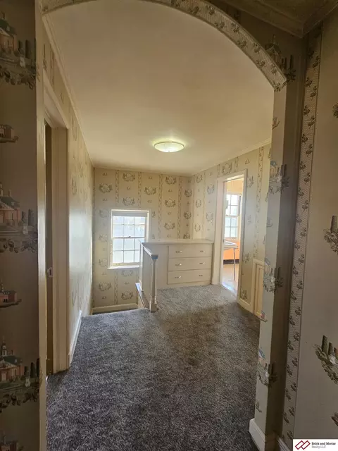 Entry Way - 808 Garfield St, Beatrice, NE 68310 photo 6 of 8